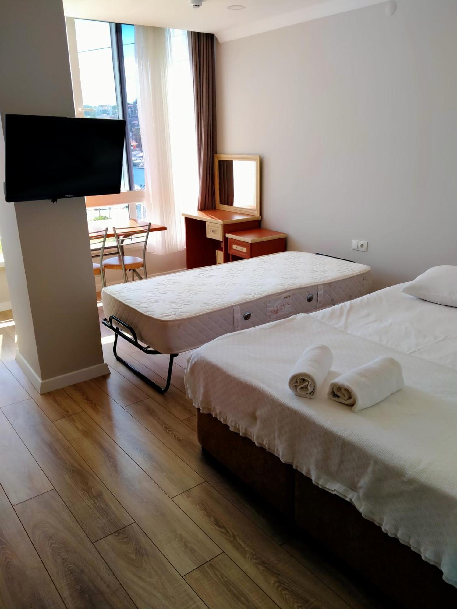 Venues Park Apart Suites Cesme Room photo